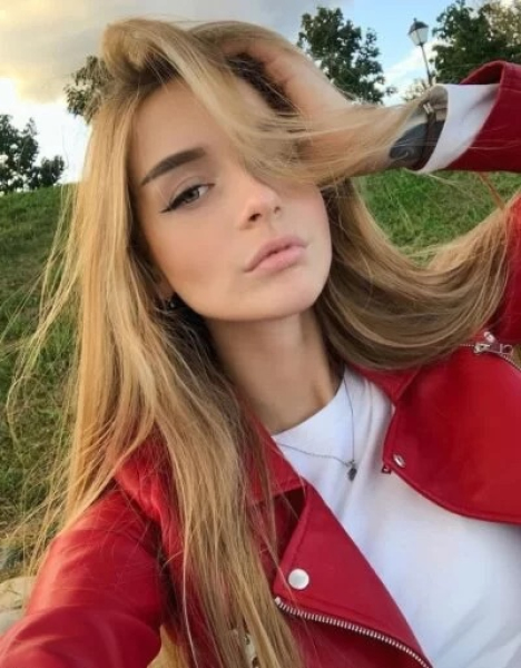 Diana SEXYBABE0 Female,5'3 or under(160cm),English,C cup,Hazel