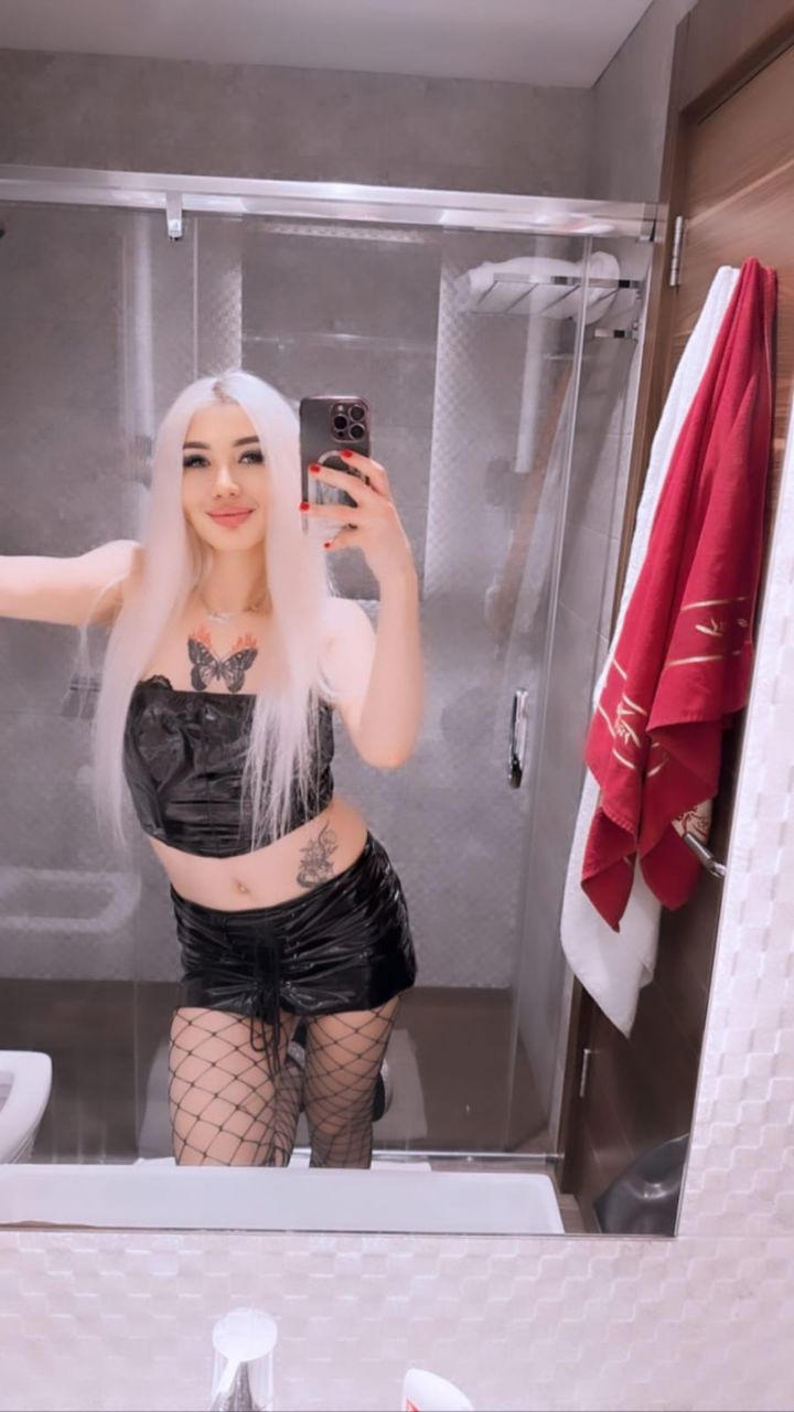 XOXO21Chloe1 5'3 or under(160cm),Blonde,D cup,Green,66-70kg