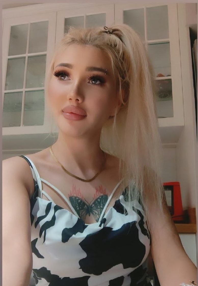 NEW Coco22 5'3 or under(160cm),Bisexual,Tall,Blonde,46-50kg