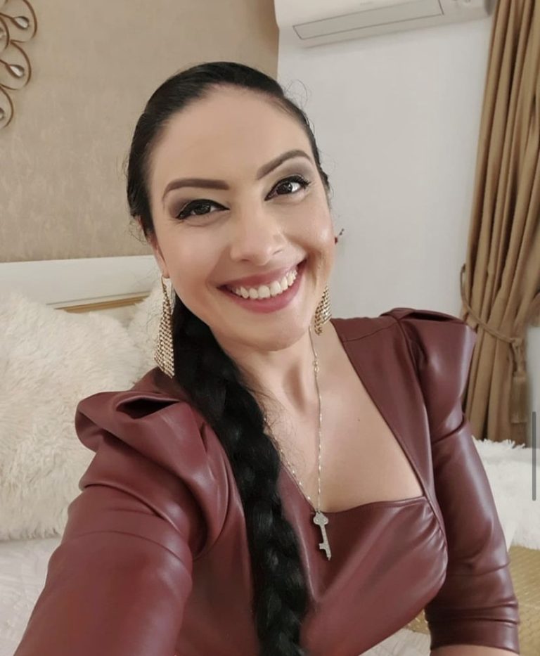 elsa sexy