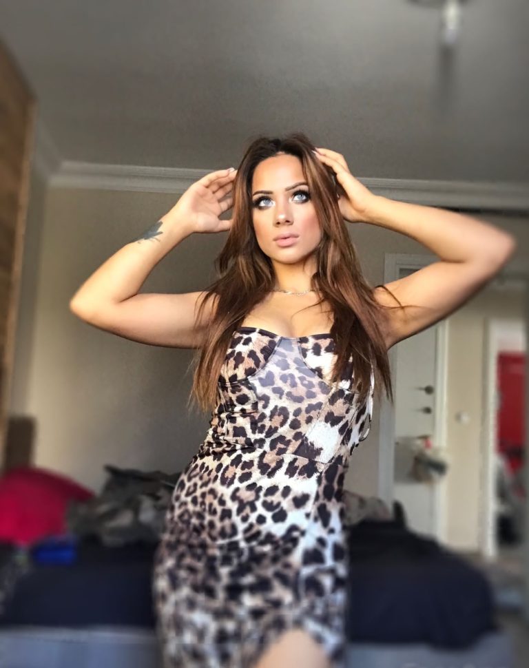 PRETTY Fiona