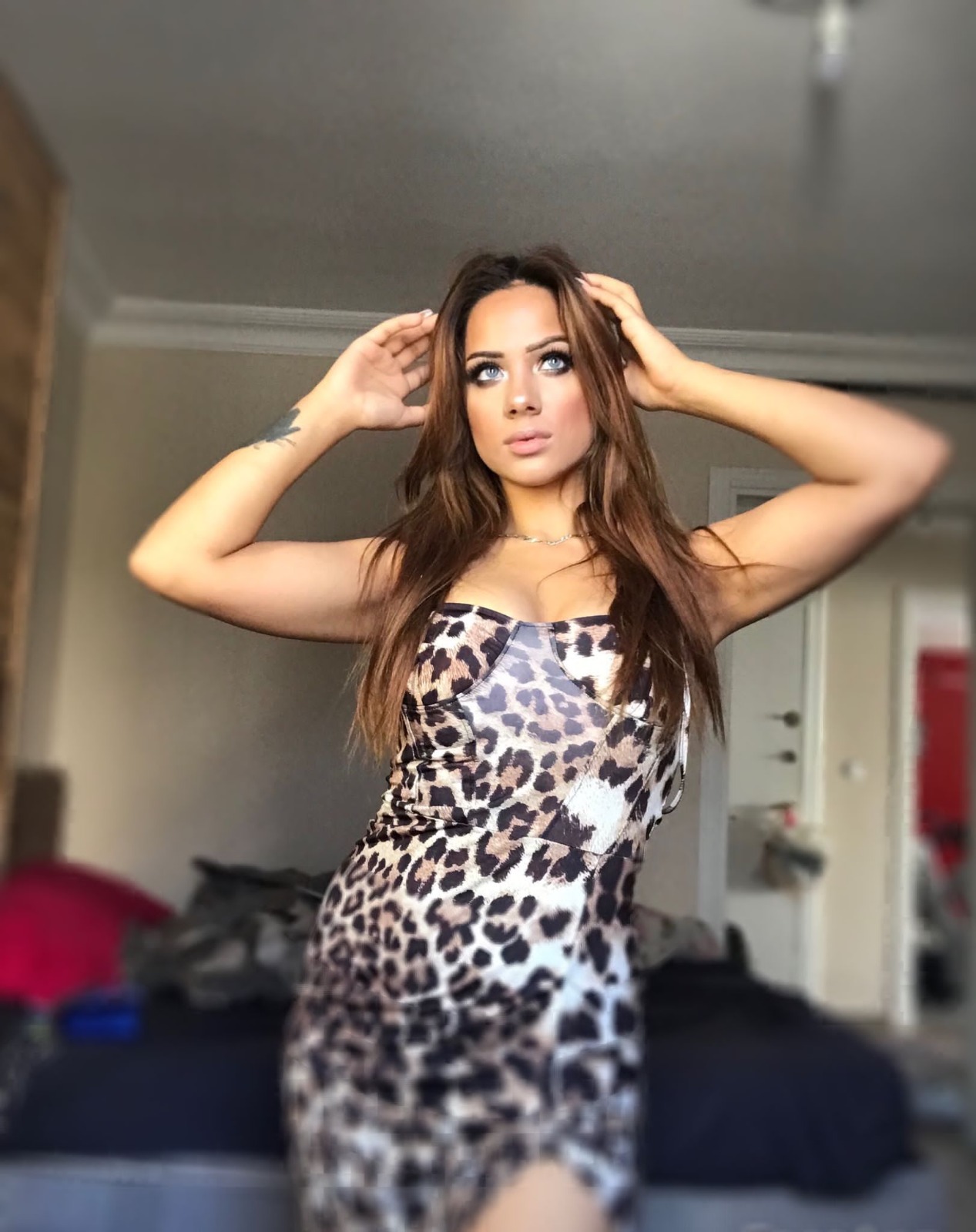 LUNA20babe Female,Tall,Blonde,English,Thai