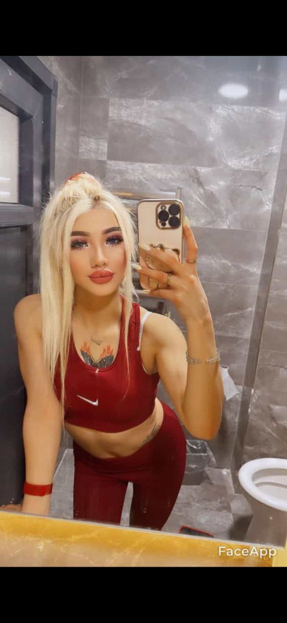 Kelly slimbabe1 Female,5'3 or under(160cm),Bisexual,Tall,Latino