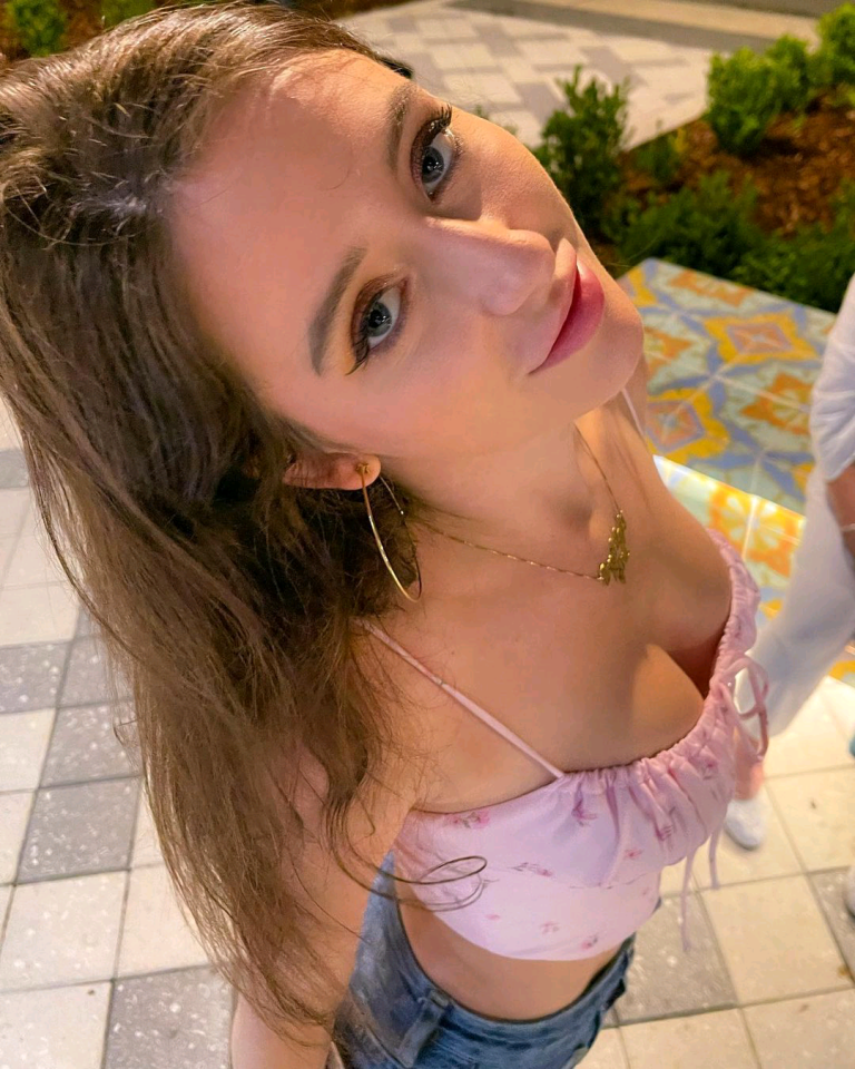 Kelly slimbabe1 dominant trans woman escort sydney