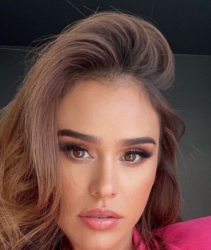 Daisy25 5'3 or under(160cm),Bisexual,Blonde,F cup,Eurasian