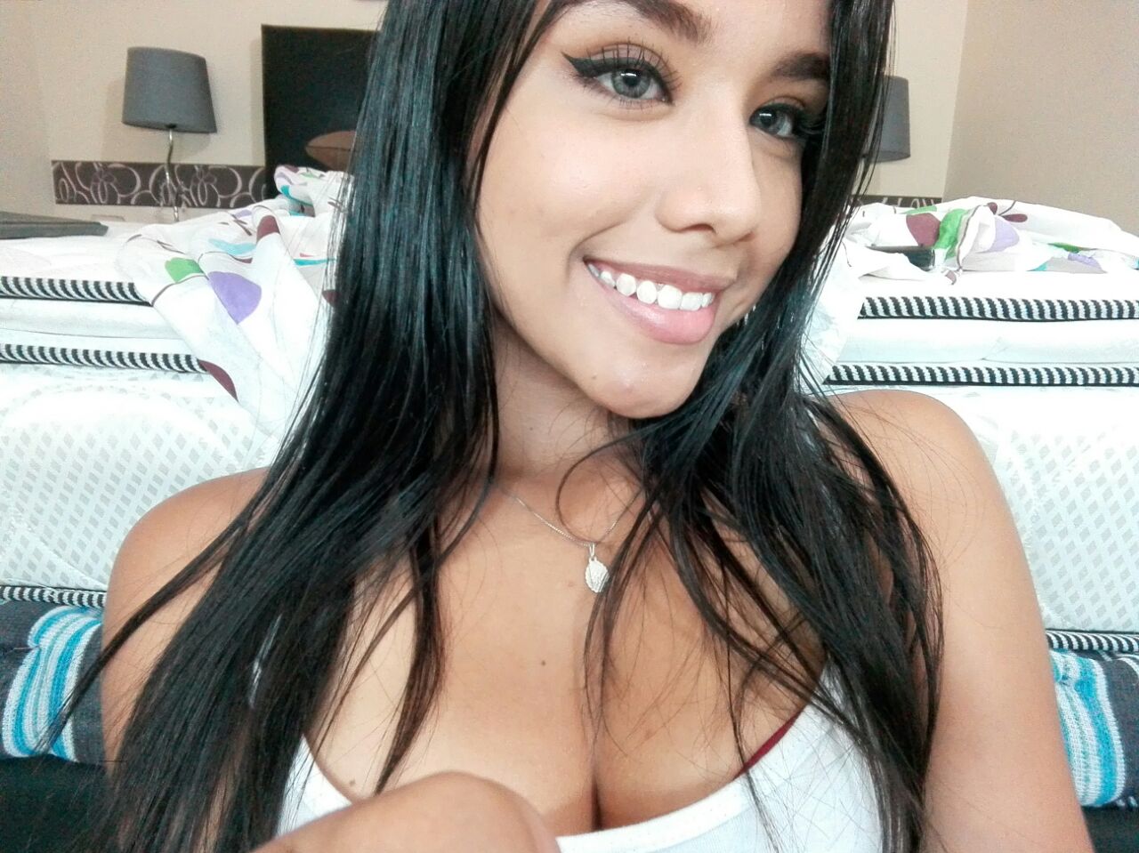 XOXODora Female,5'3 or under(160cm),Spanish,66-70kg,Italian