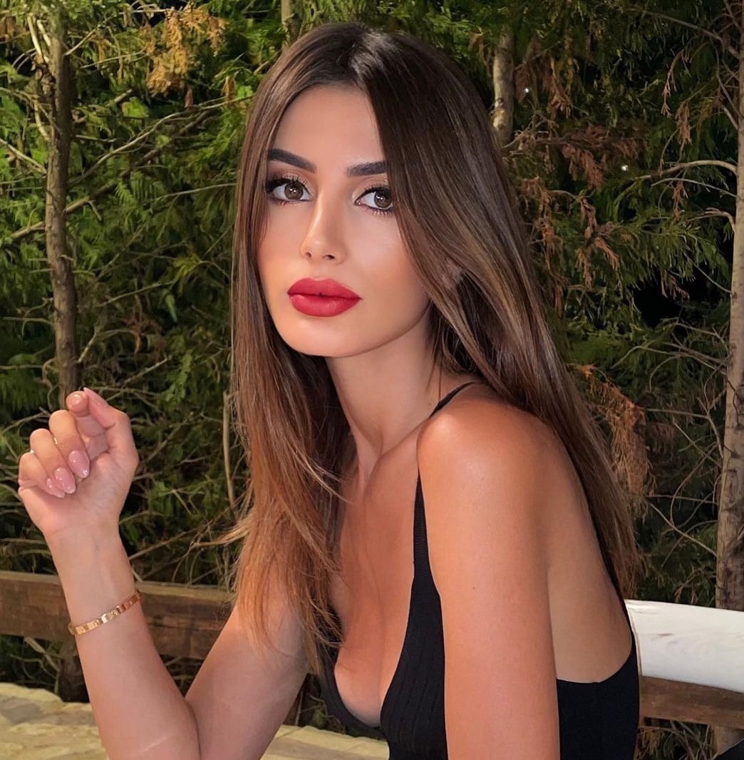 BBBetty Female,5'3 or under(160cm),Bisexual,Spanish,Red